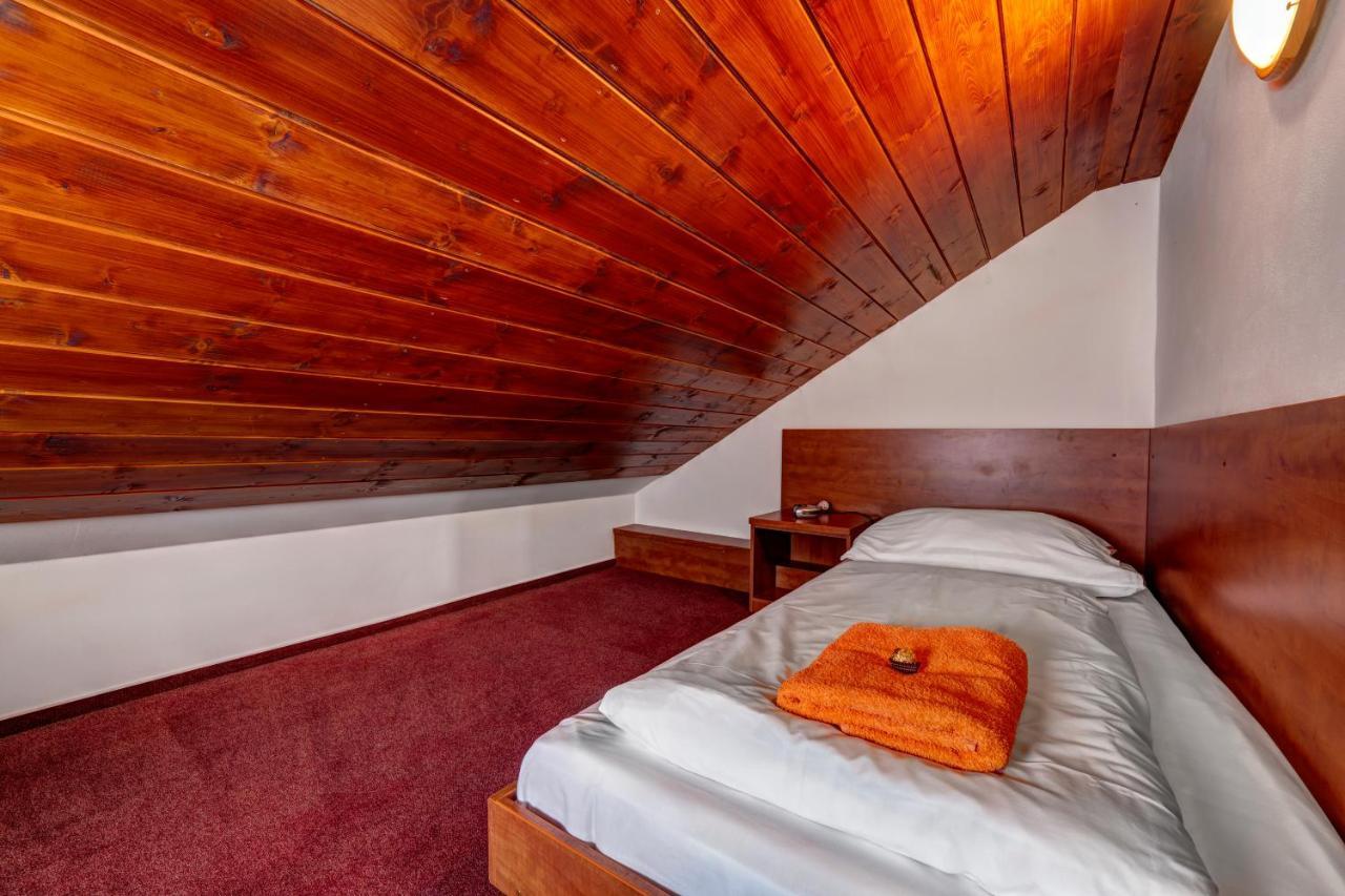 Apartmanovy Dom Slniecko Žiar Exterior foto